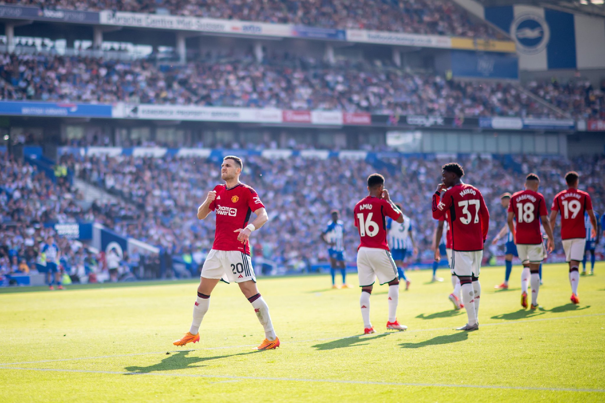 并有助于球 并有助于球